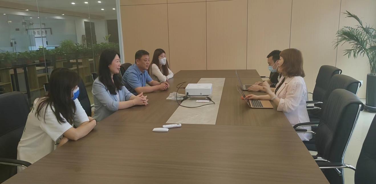 HXQC為江蘇中唯餐飲管理有限公司頒發(fā)首張生鮮農(nóng)產(chǎn)品配送服務認證證書